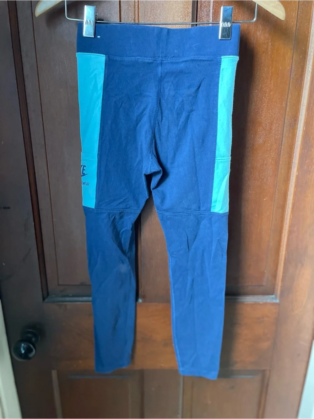 Nike girls large blue leggings